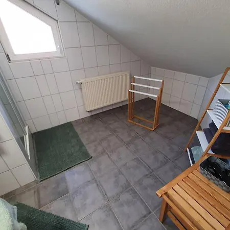 Apartment Individuelle Ferienwohnung Im Dachgeschoss Am Stadtpark Suhl