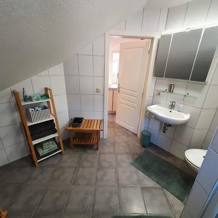 Individuelle Ferienwohnung Im Dachgeschoss Am Stadtpark Apartment Suhl